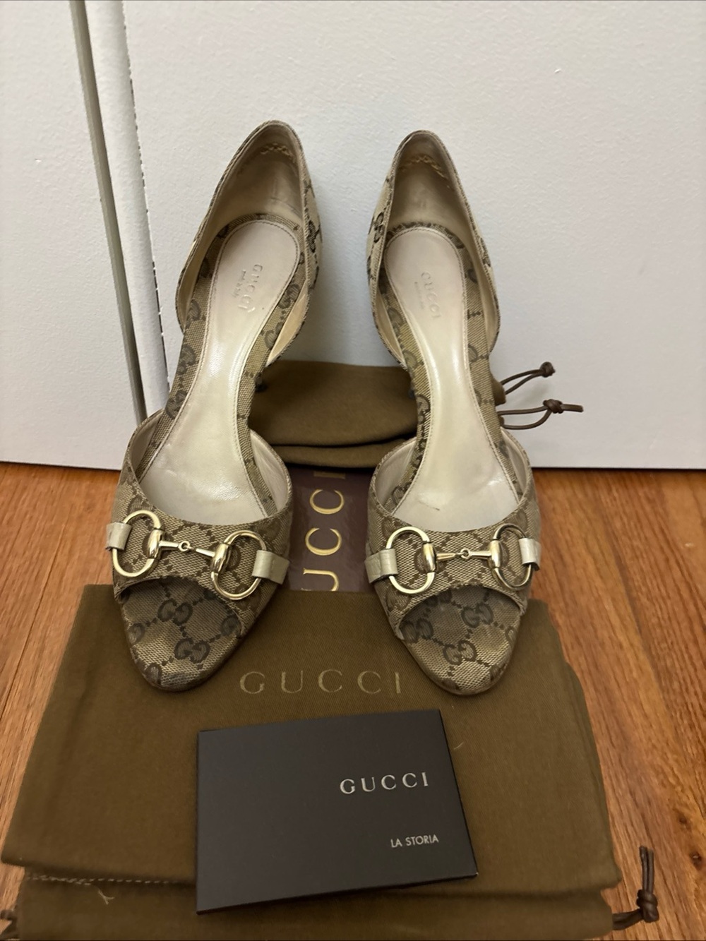 Gucci Italy Classic Monogram Horsebit Peep Toe stiletto pumpHeels Size 9B